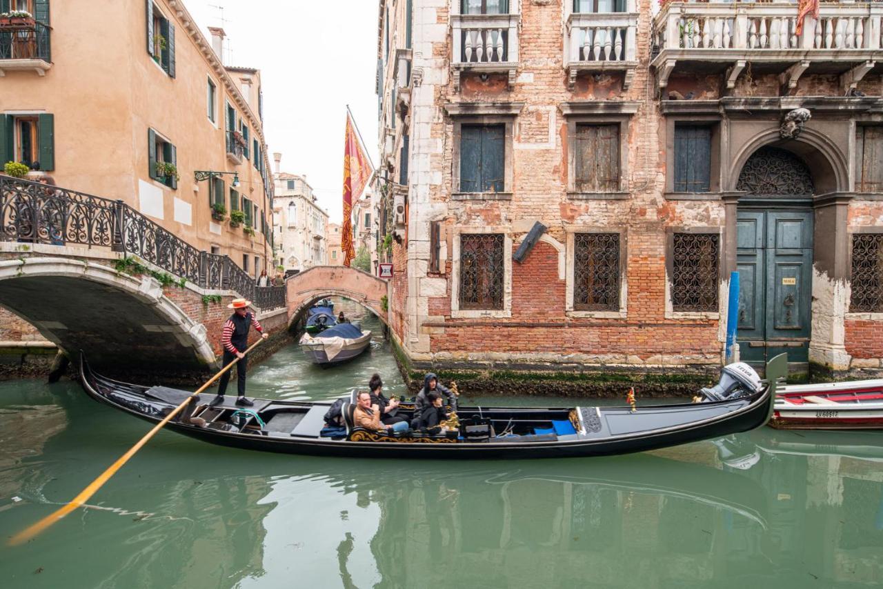 Casa Manina Sul Ponte - Your Private Canal View Venedig Exterior foto