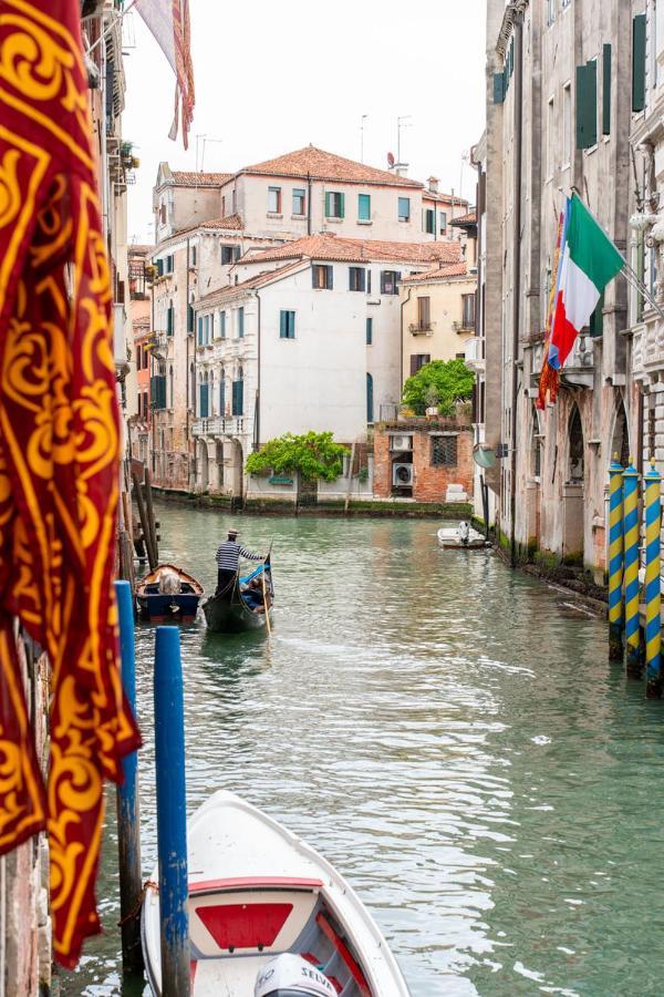 Casa Manina Sul Ponte - Your Private Canal View Venedig Exterior foto