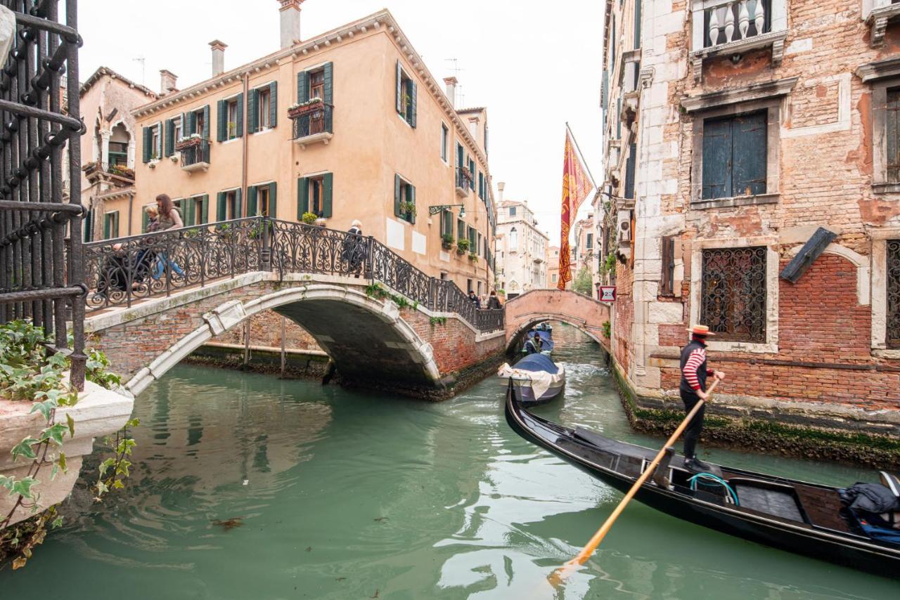 Casa Manina Sul Ponte - Your Private Canal View Venedig Exterior foto