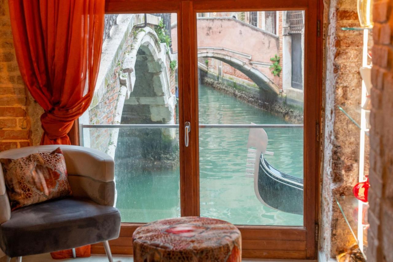 Casa Manina Sul Ponte - Your Private Canal View Venedig Exterior foto