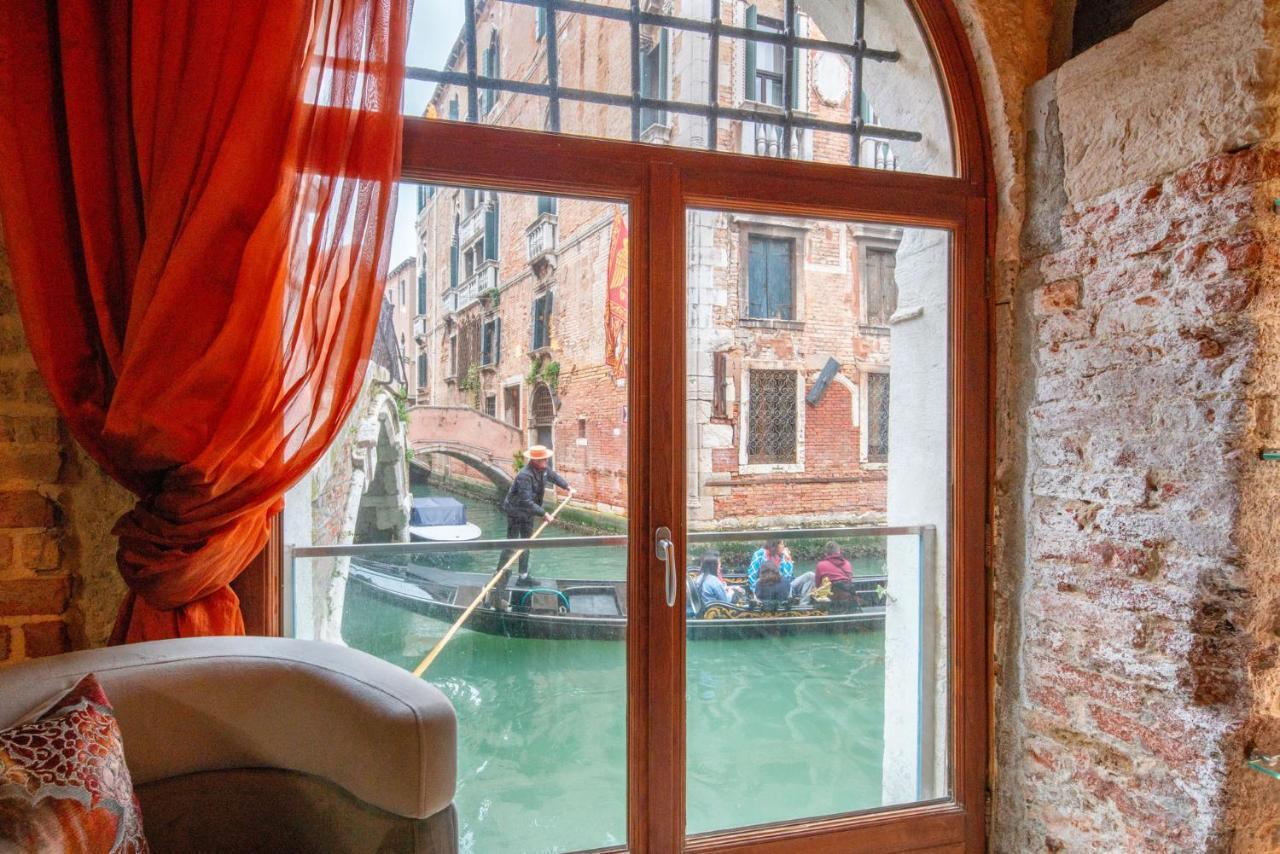 Casa Manina Sul Ponte - Your Private Canal View Venedig Exterior foto